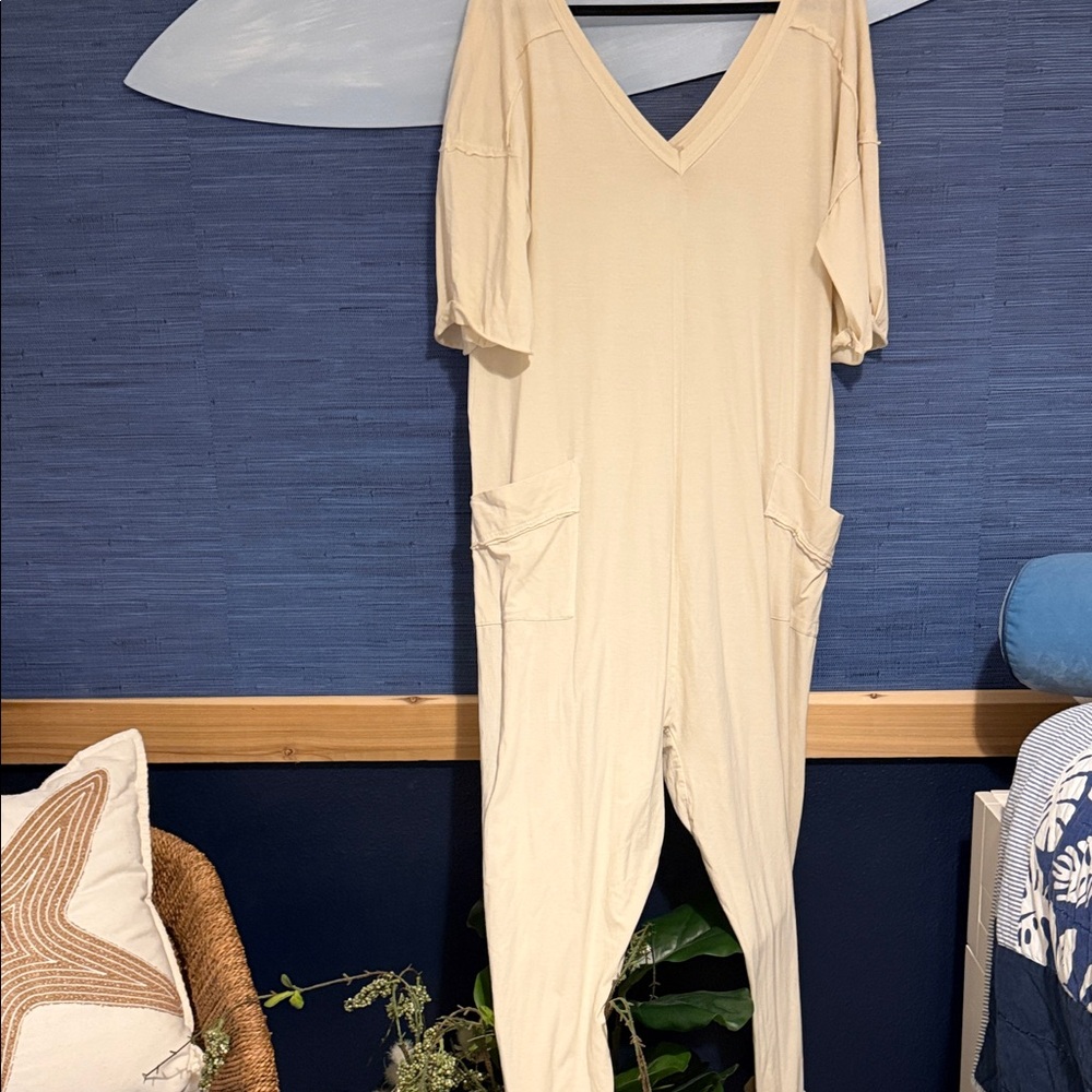 Elegant Beige V-Neck Jumpsuit